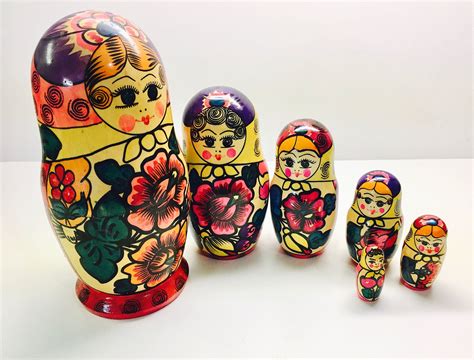 nesting dolls vintage